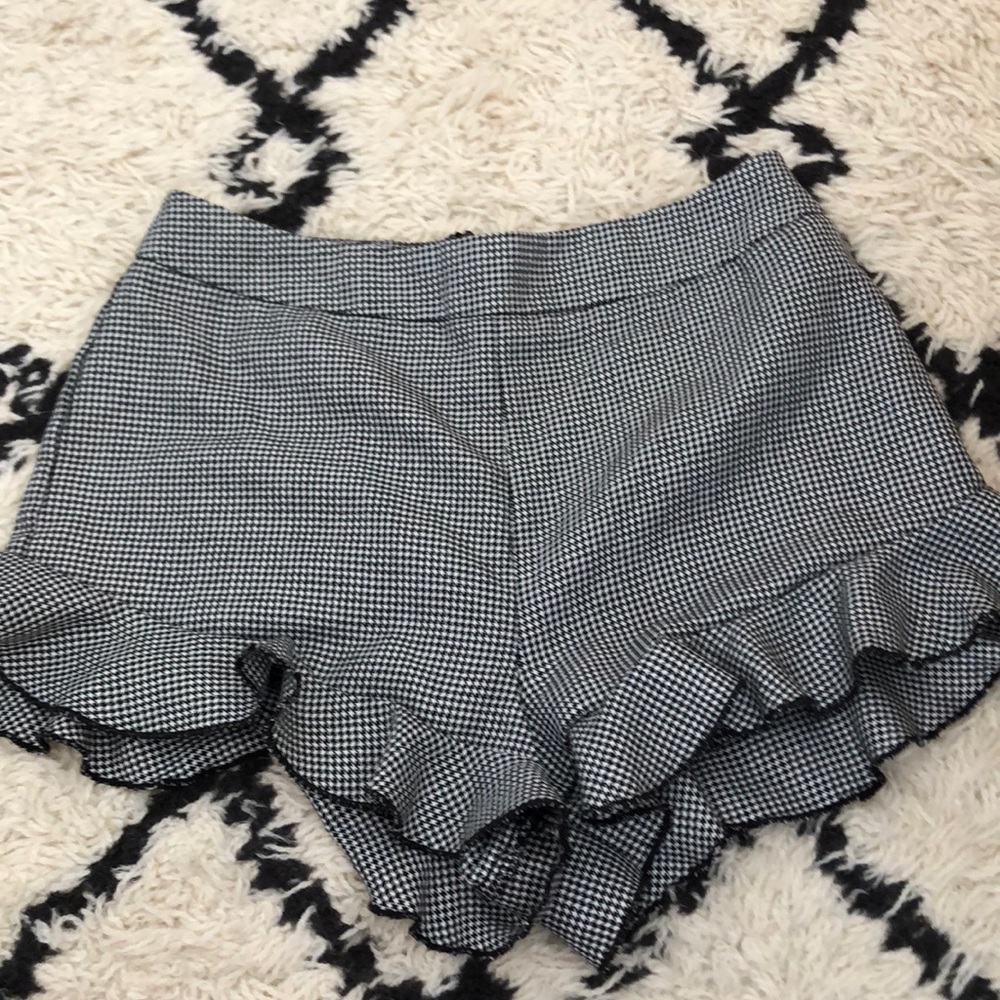 F21 ruffle shorts